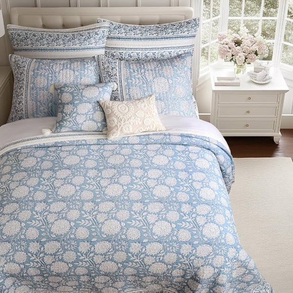 Levtex Home Adare Blue Reversible Quilt & Sham Set Full/Queen Color: blue - Picture 4 of 4